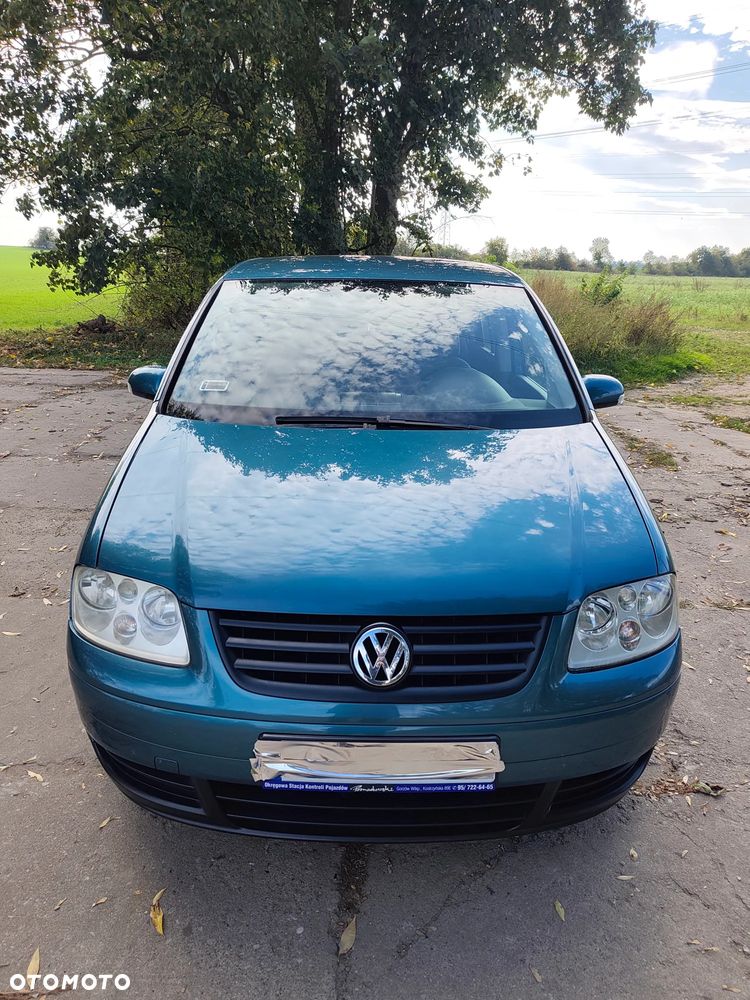 Volkswagen Touran - 4