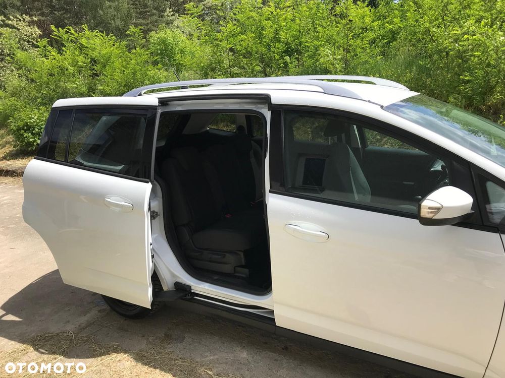 Ford Grand C-MAX - 9