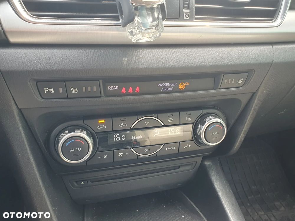 Mazda 3 1.5 D Skypassion - 10
