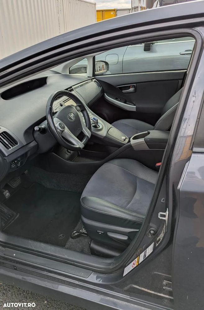 Toyota Prius - 8