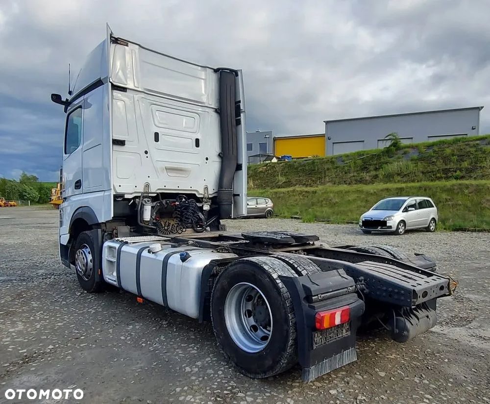 Mercedes-Benz Actros - 3
