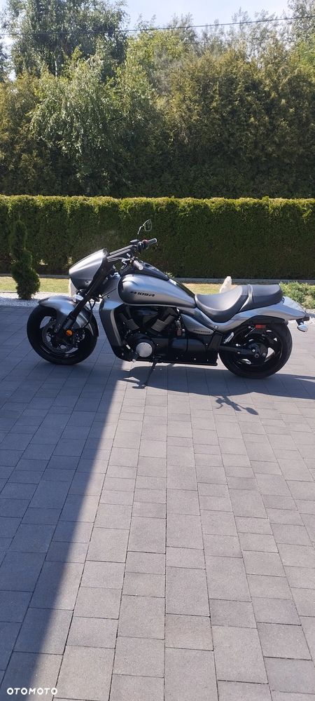 Suzuki Boulevard - 20