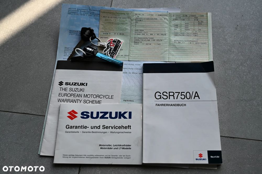 Suzuki GSR - 25