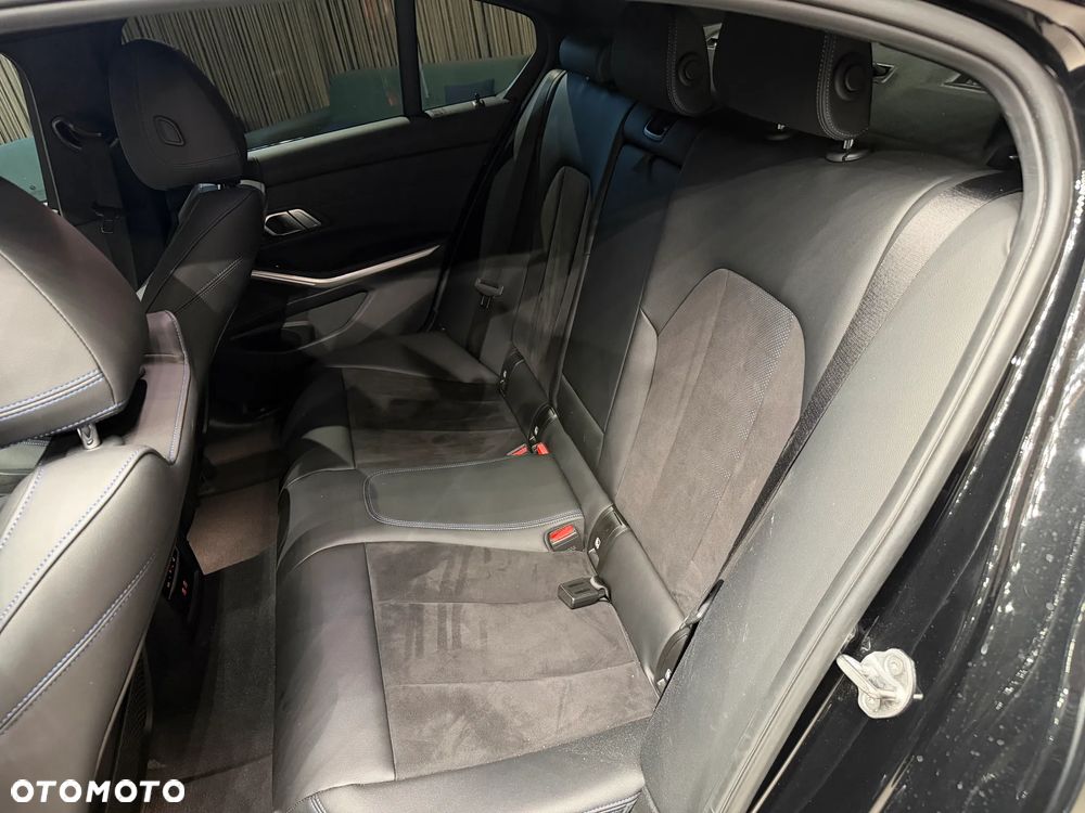 BMW Seria 3 320d xDrive mHEV M Sport sport - 19