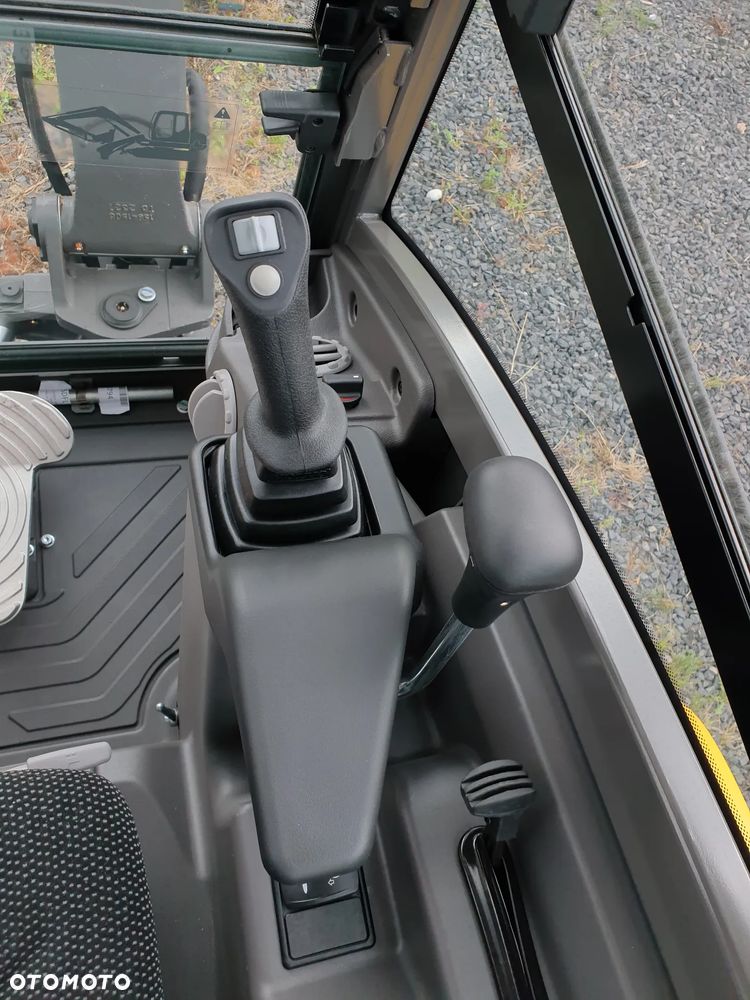 Volvo ECR25D NOWA DOSTĘPNA OD RĘKI, SZYBKOZŁĄCZE, DŁUGIE RAMIĘ, OBRÓT W OBRYSIE - 10