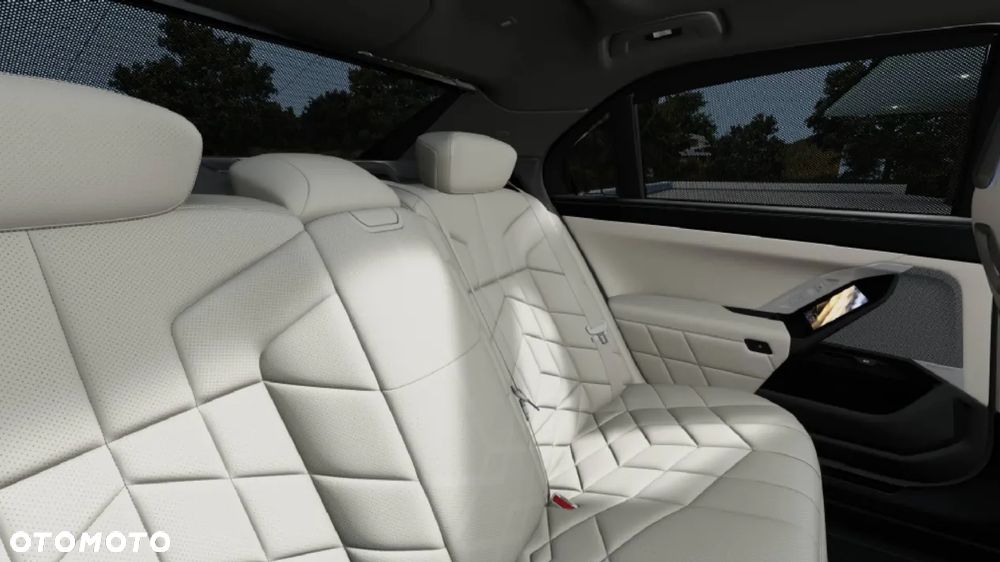 BMW Seria 7 - 10