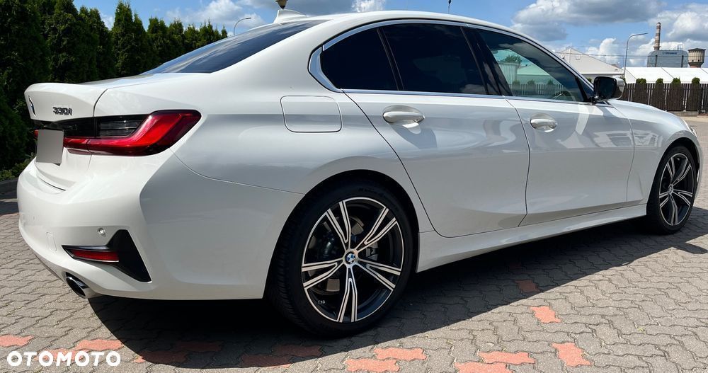 BMW Seria 3 330i Sport Line - 8