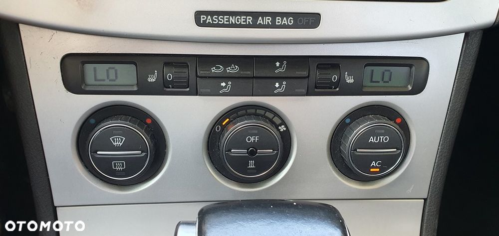 Volkswagen Passat 2.0 TDI DPF Sportline DSG - 16