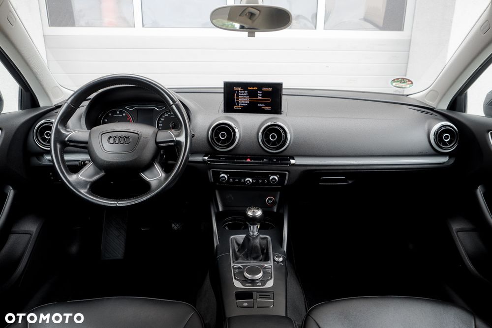 Audi A3 Sportback 1.4 TFSI Ambiente - 35