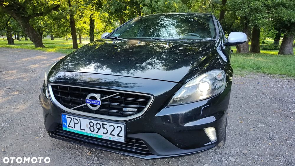 Volvo V40 D4 Drive-E R-Design Momentum - 1