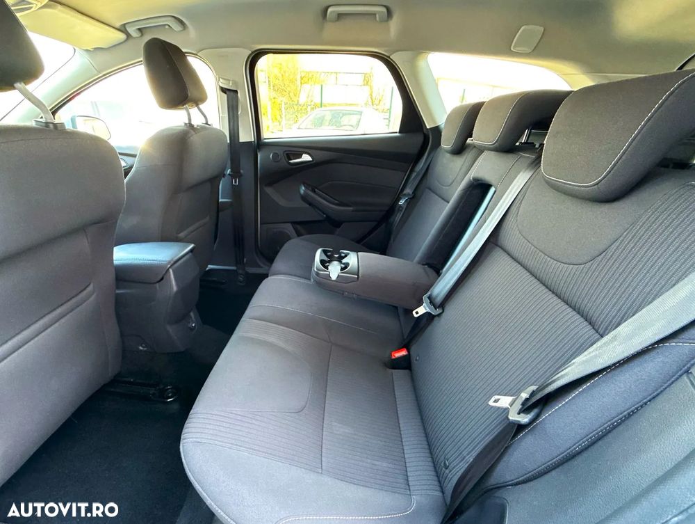 Ford Focus 2.0 TDCI DPF Titanium - 19