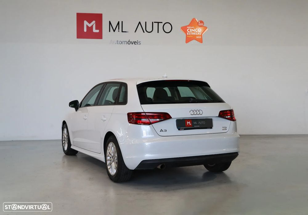 Audi A3 Sportback 1.6 TDI Advance - 4