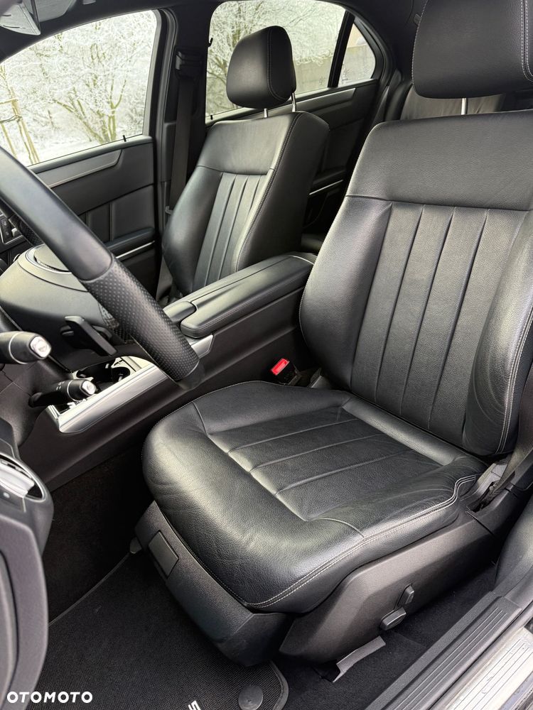 Mercedes-Benz Klasa E 300 BlueTEC 7G-TRONIC - 19