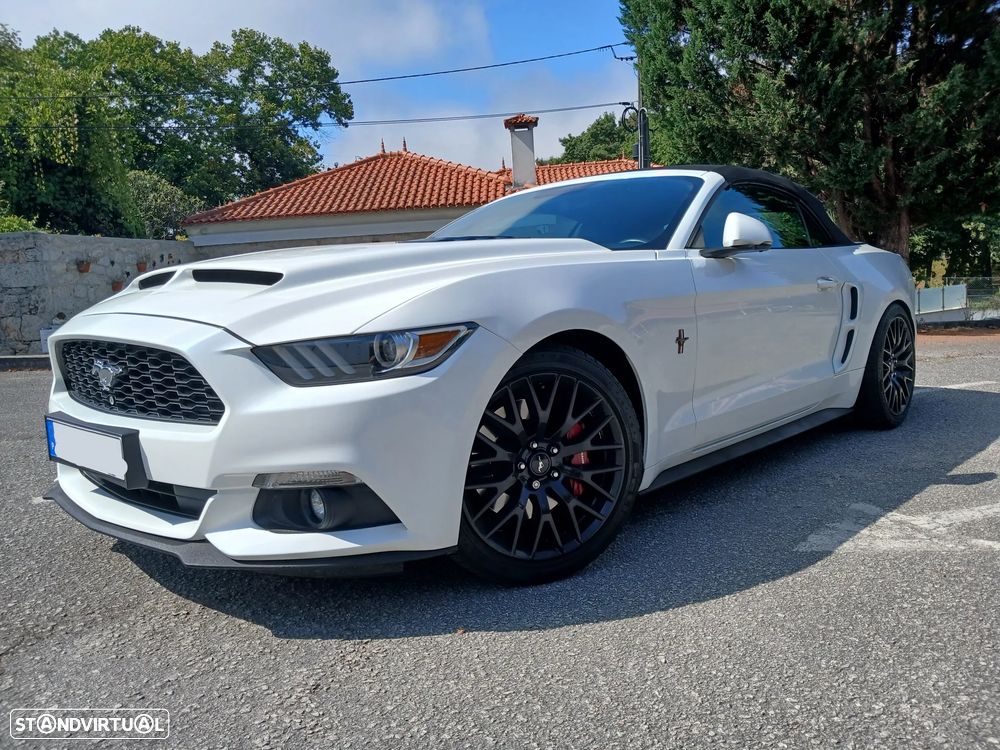 Ford Mustang 2.3i EcoBoost — fotografia 3