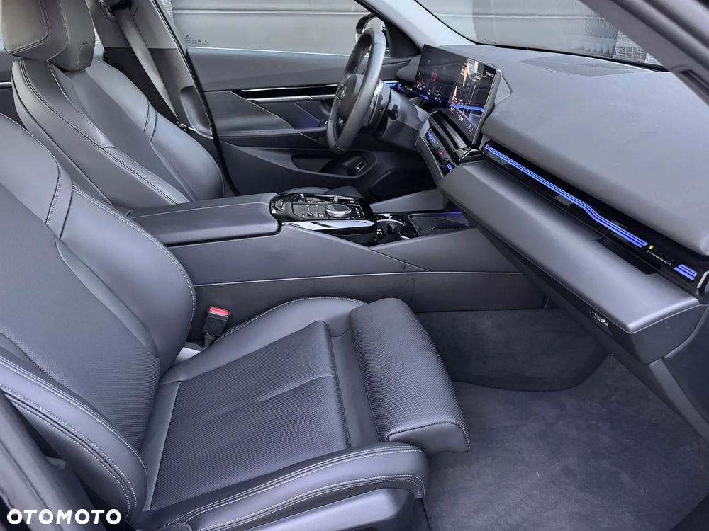 BMW Seria 5 530e - 18
