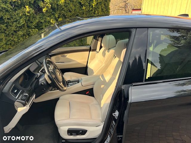 BMW Seria 5 530d xDrive - 11