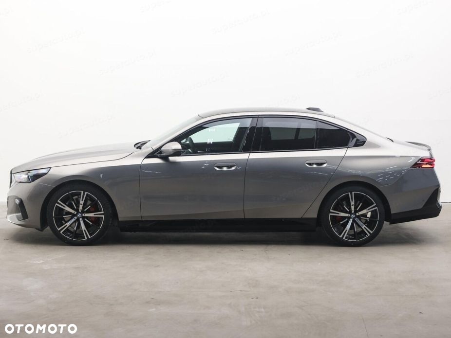 BMW Seria 5 520d xDrive mHEV M Sport - 3