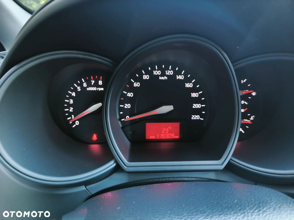 Kia Rio 1.4 L - 10