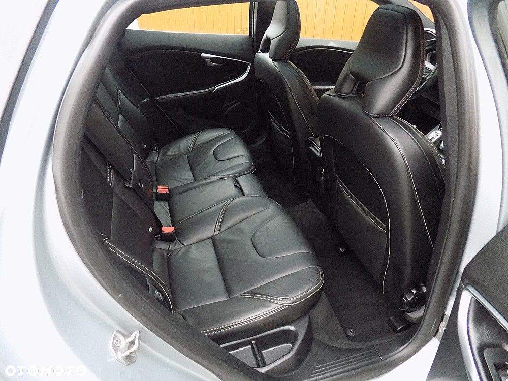 Volvo V40 D3 Drive-E R-Design Momentum - 7