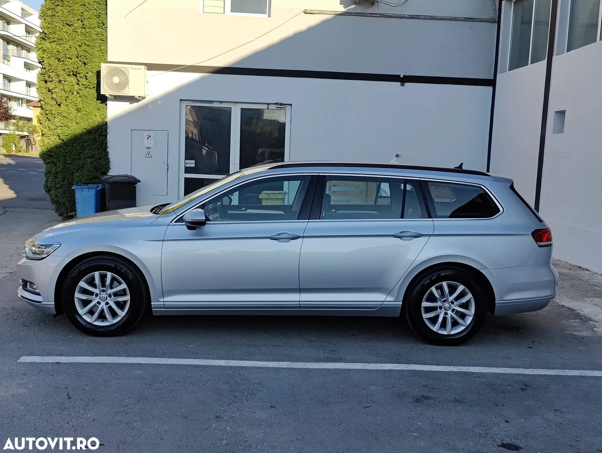 Volkswagen Passat Variant 2.0 TDI DSG (BlueMotion Technology) Comfortline - 4