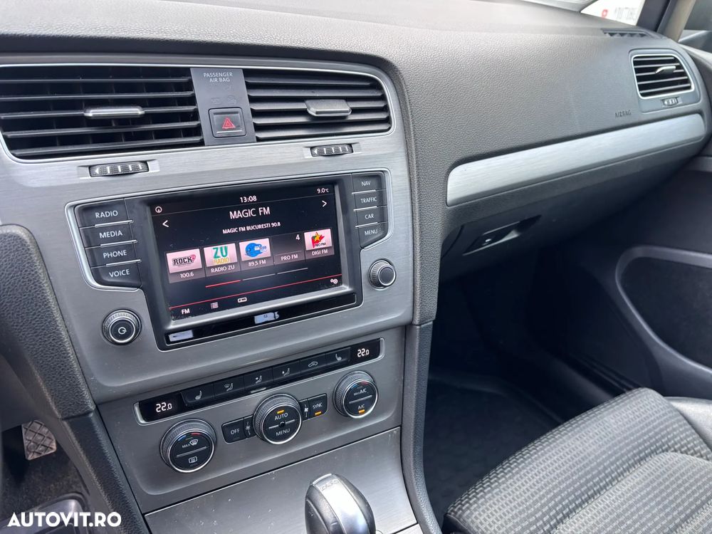 Volkswagen Golf 1.6 TDI BlueMotion Technology DSG Comfortline - 26