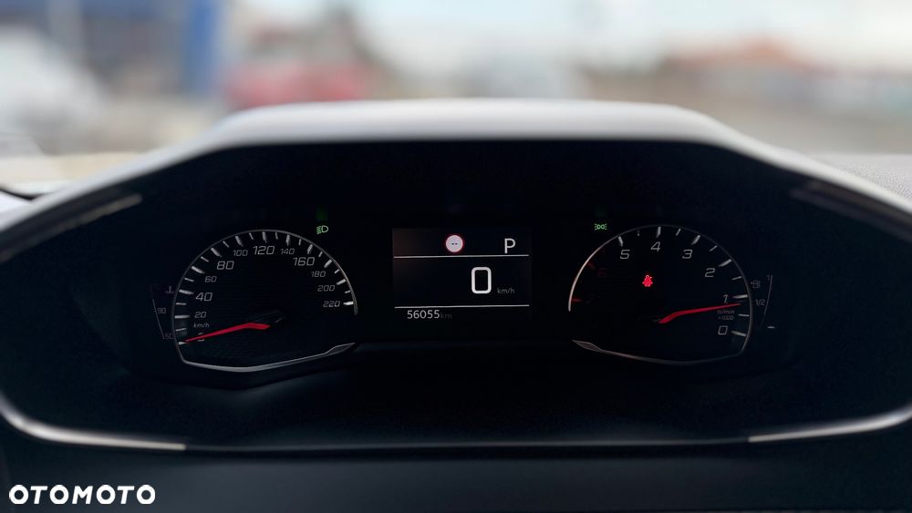 Peugeot 2008 PureTech 130 EAT8 GT - 10