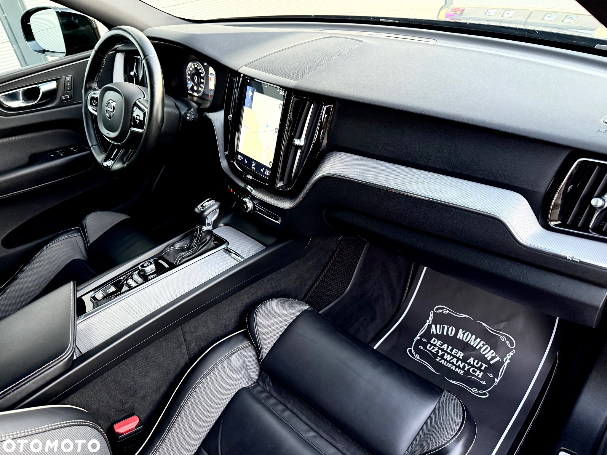 Volvo XC 60 D4 R-Design - 29
