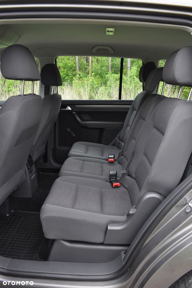 Volkswagen Touran 1.6 Conceptline - 17