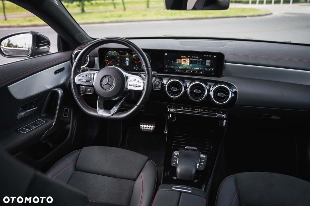 Mercedes-Benz CLA - 4