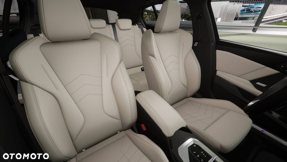 BMW Seria 1 120 mHEV - 11