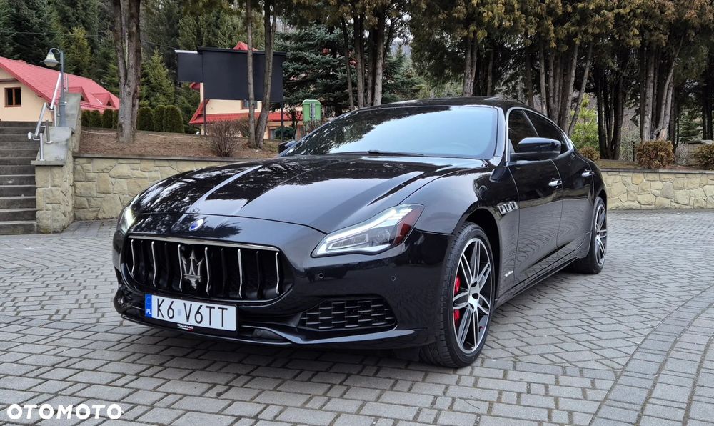 Maserati Quattroporte - 1