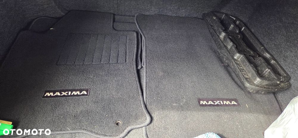 Nissan Maxima - 22