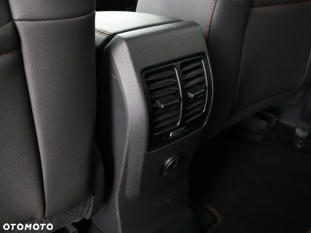 Ford Kuga 1.5 EcoBoost 2x4 ST-Line - 36