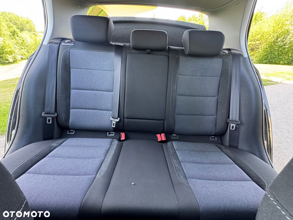 Volkswagen Golf - 18