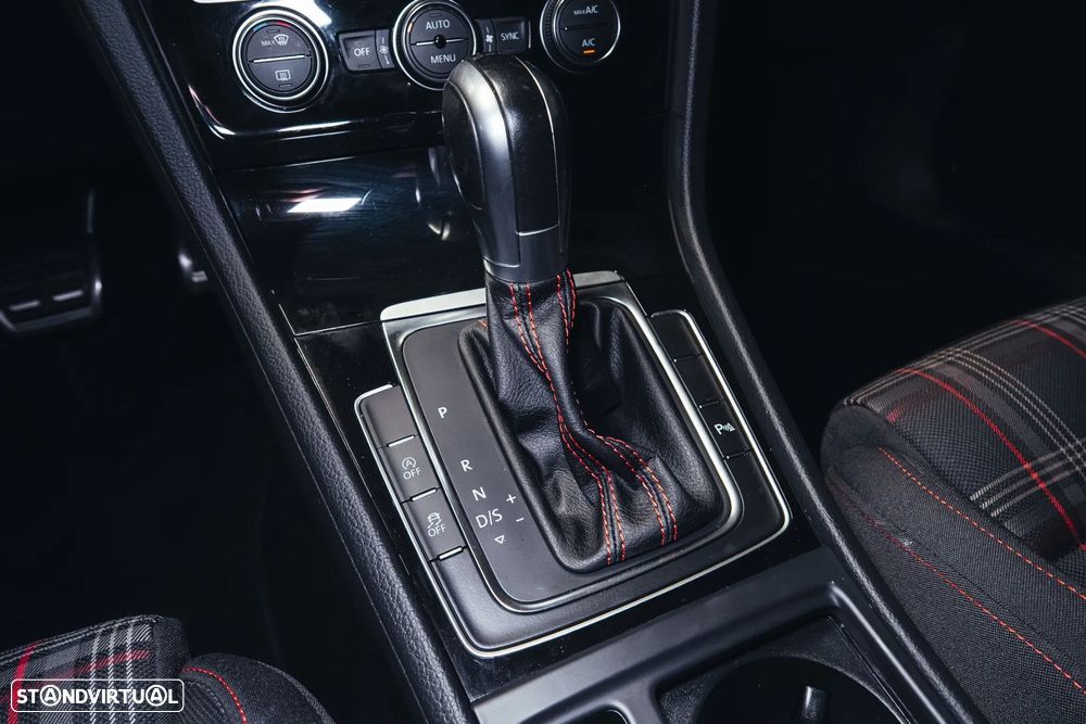 VW Golf - 28