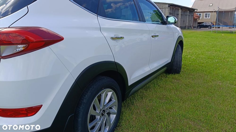 Hyundai Tucson 1.7 CRDI BlueDrive Style 2WD - 11