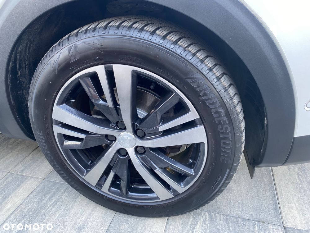 Peugeot 3008 1.2 PureTech Allure S&S - 28