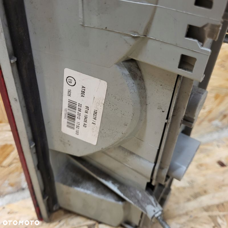 FORD TRANSIT CONNECT MK1 LIFT LAMPA LEWA TYŁ - 3