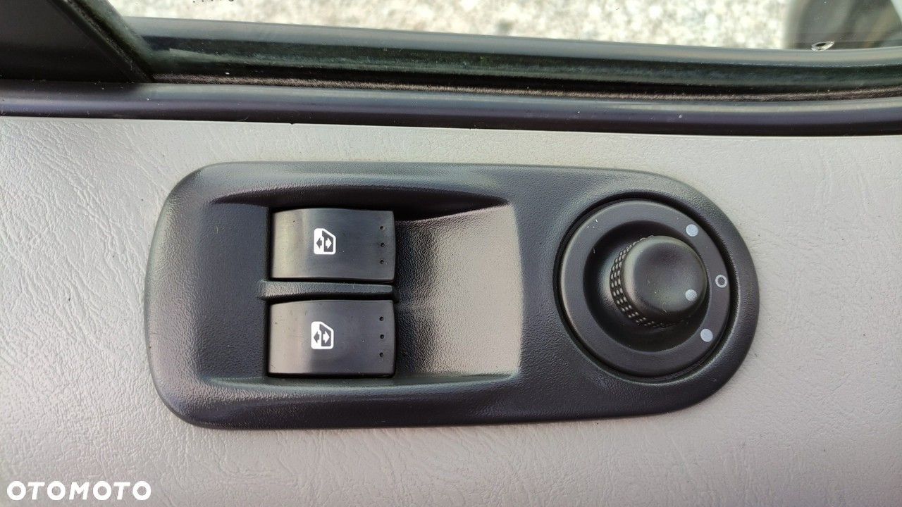 Opel Vivaro - 29