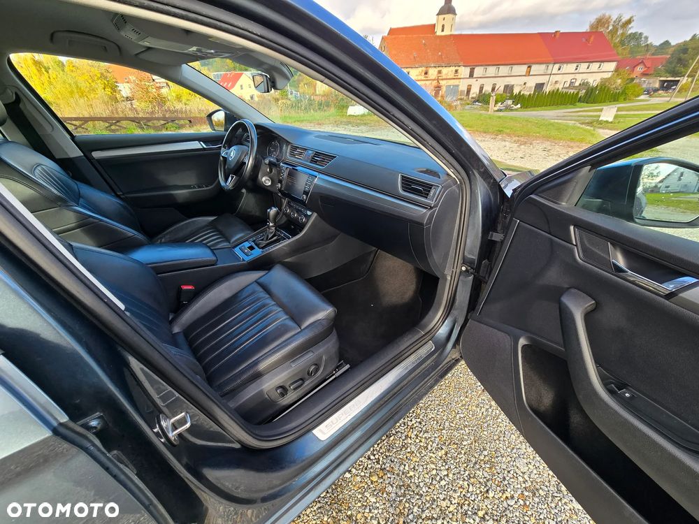 Skoda Superb 2.0 TDI DSG Premium Edition - 11