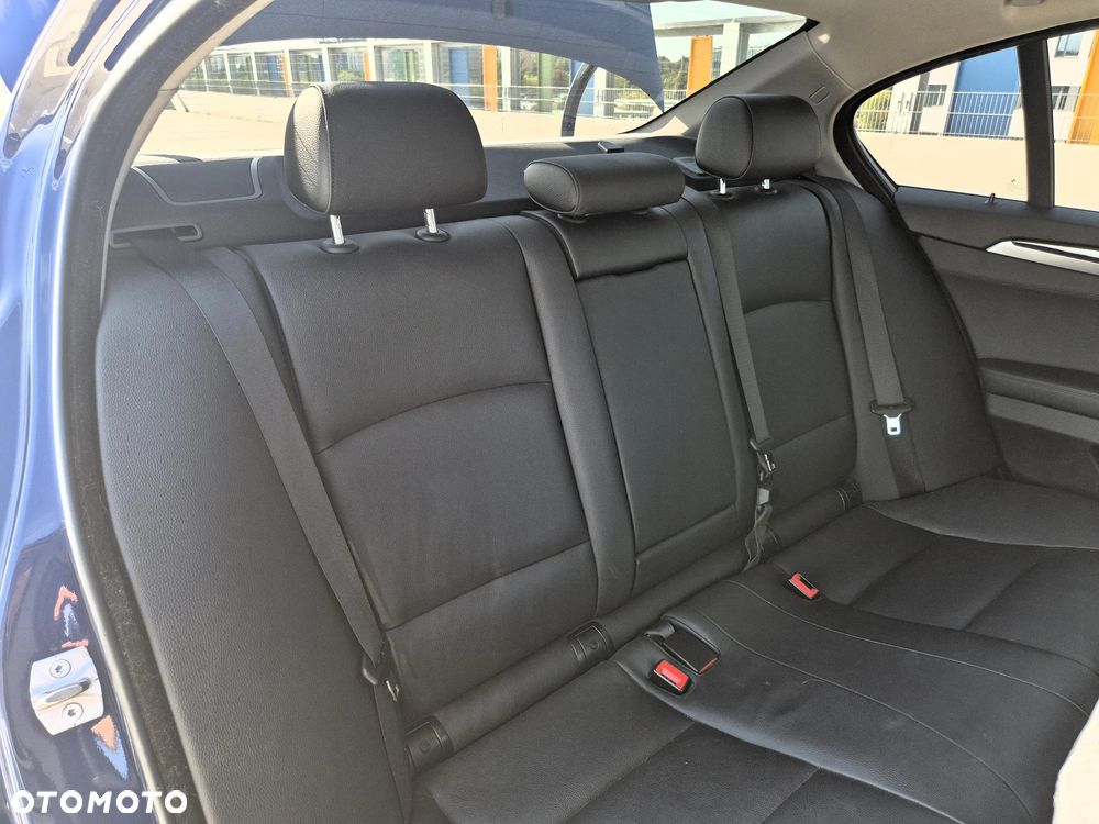 BMW Seria 5 535i xDrive Sport-Aut - 16