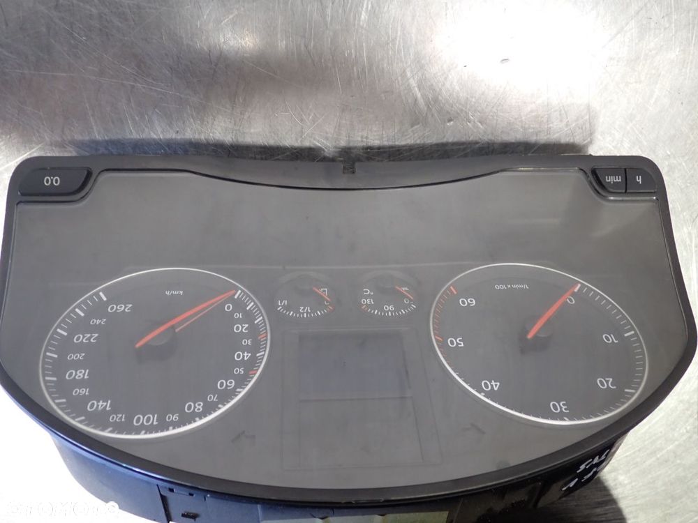 LICZNIK VOLKSWAGEN GOLF V 1.9TDI 1K0920862B