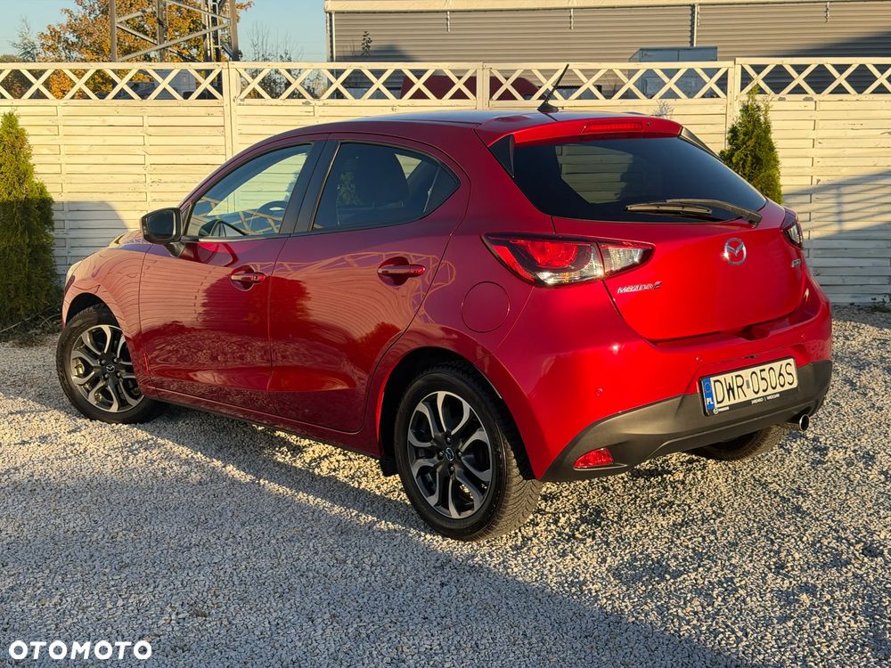 Mazda 2 2015 photo 2