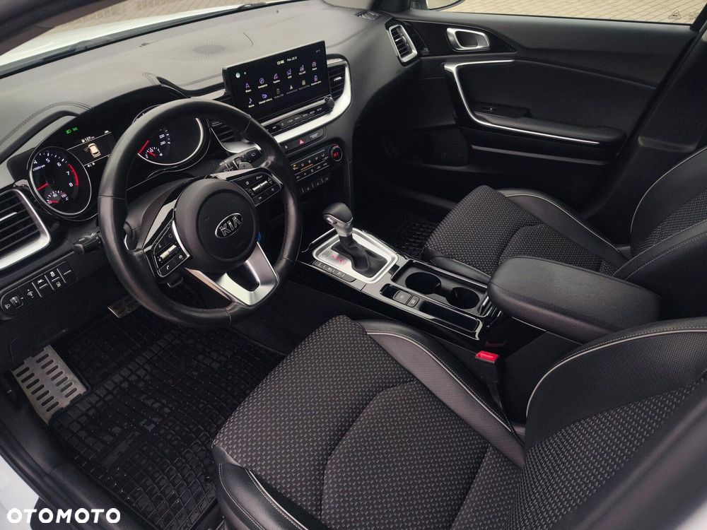 Kia Ceed - 14
