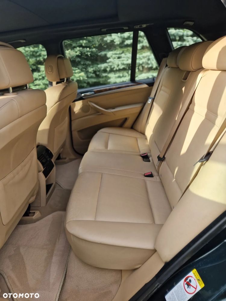 BMW X5 4.8i xDrive - 18