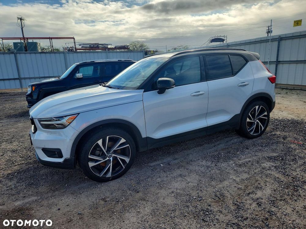 Volvo XC 40 T5 AWD R-Design - 2