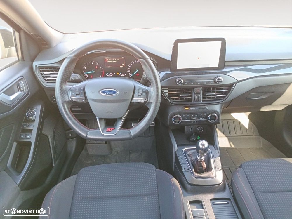 Ford Focus 1.0 EcoBoost ST-Line - 10