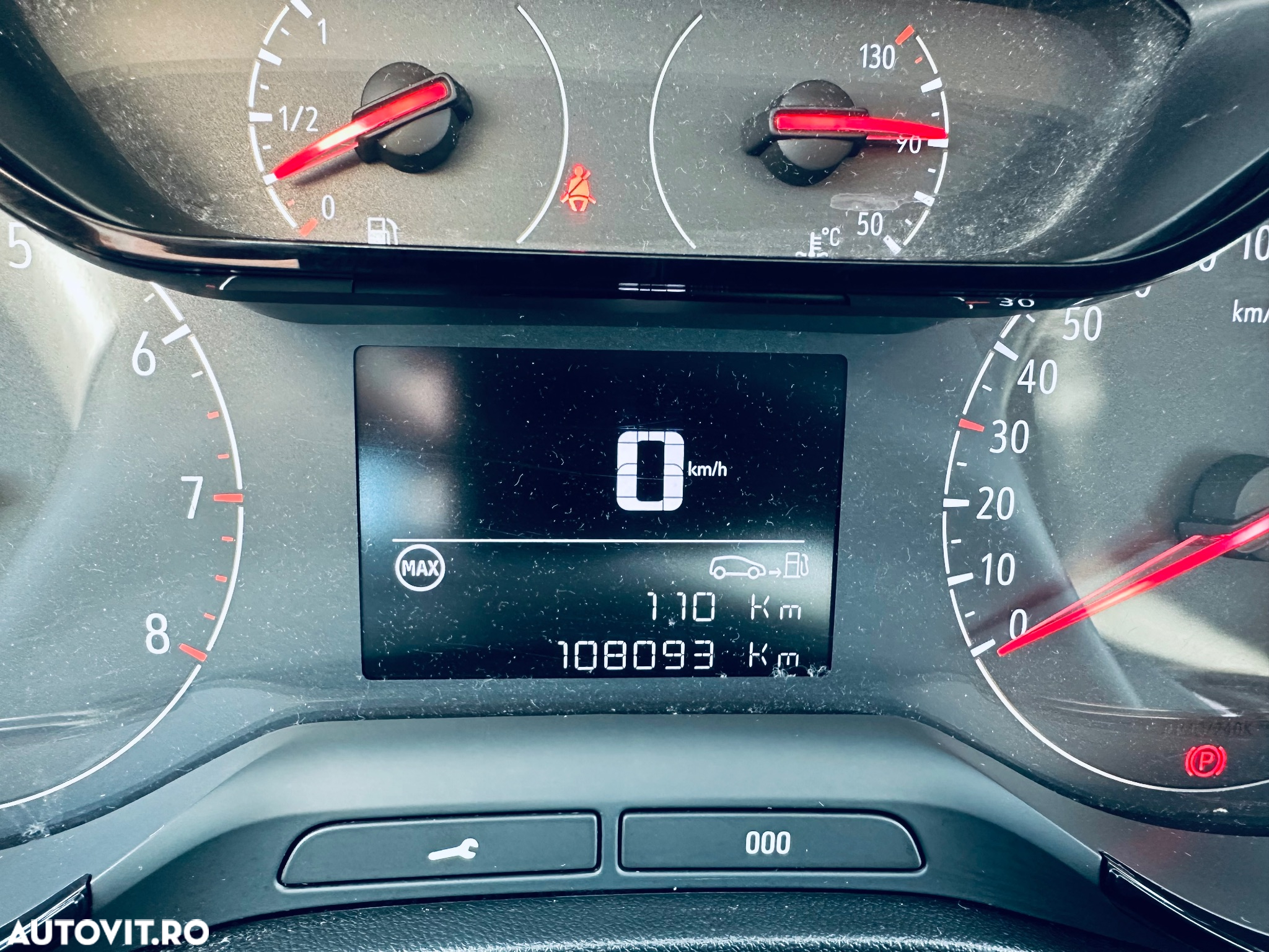 Opel Crossland X 1.2 Enjoy - 32
