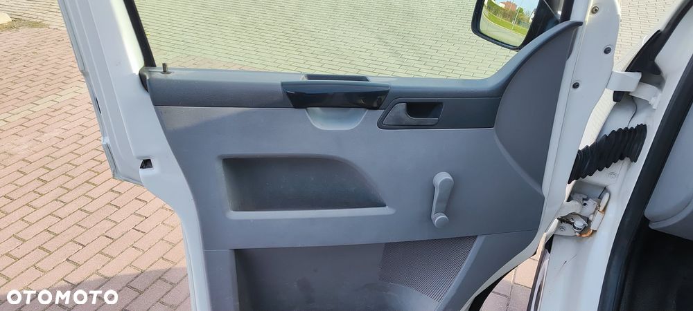 Volkswagen Transporter - 14
