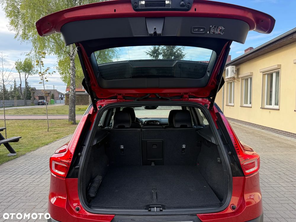 Volvo XC 40 B4 B AWD R-Design - 33